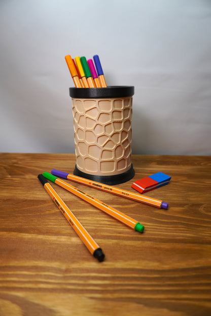 Stifthalter mit Voronoi-Muster – Farbe frei wählbar für Korpus, Rand und Boden