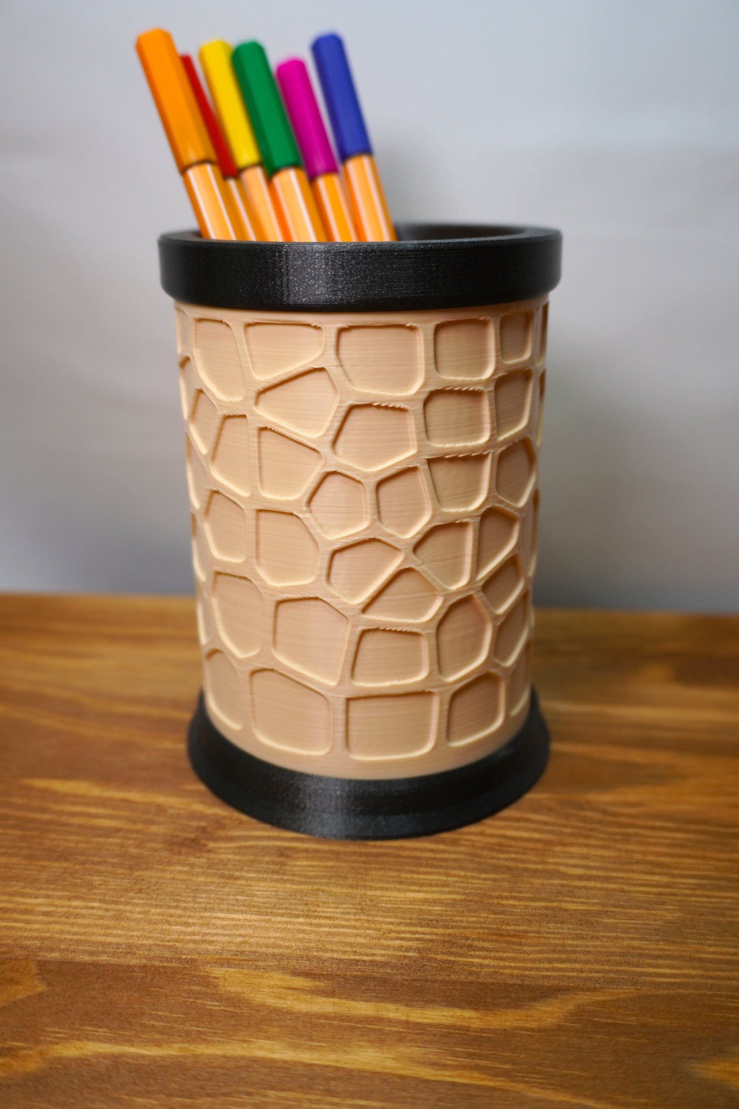 Stifthalter mit einzigartigem Voronoi-Design, perfekte Kombination aus Stil und Funktionalität, in verschiedenen Farben