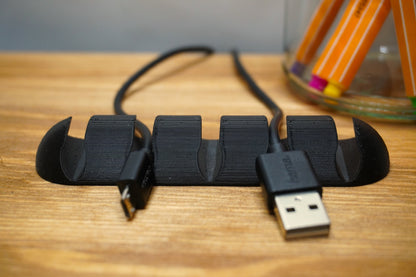 Länglicher Kabelhalter für den Schreibtisch, verhindert das Herunterfallen von Kabeln, in 5 Größen