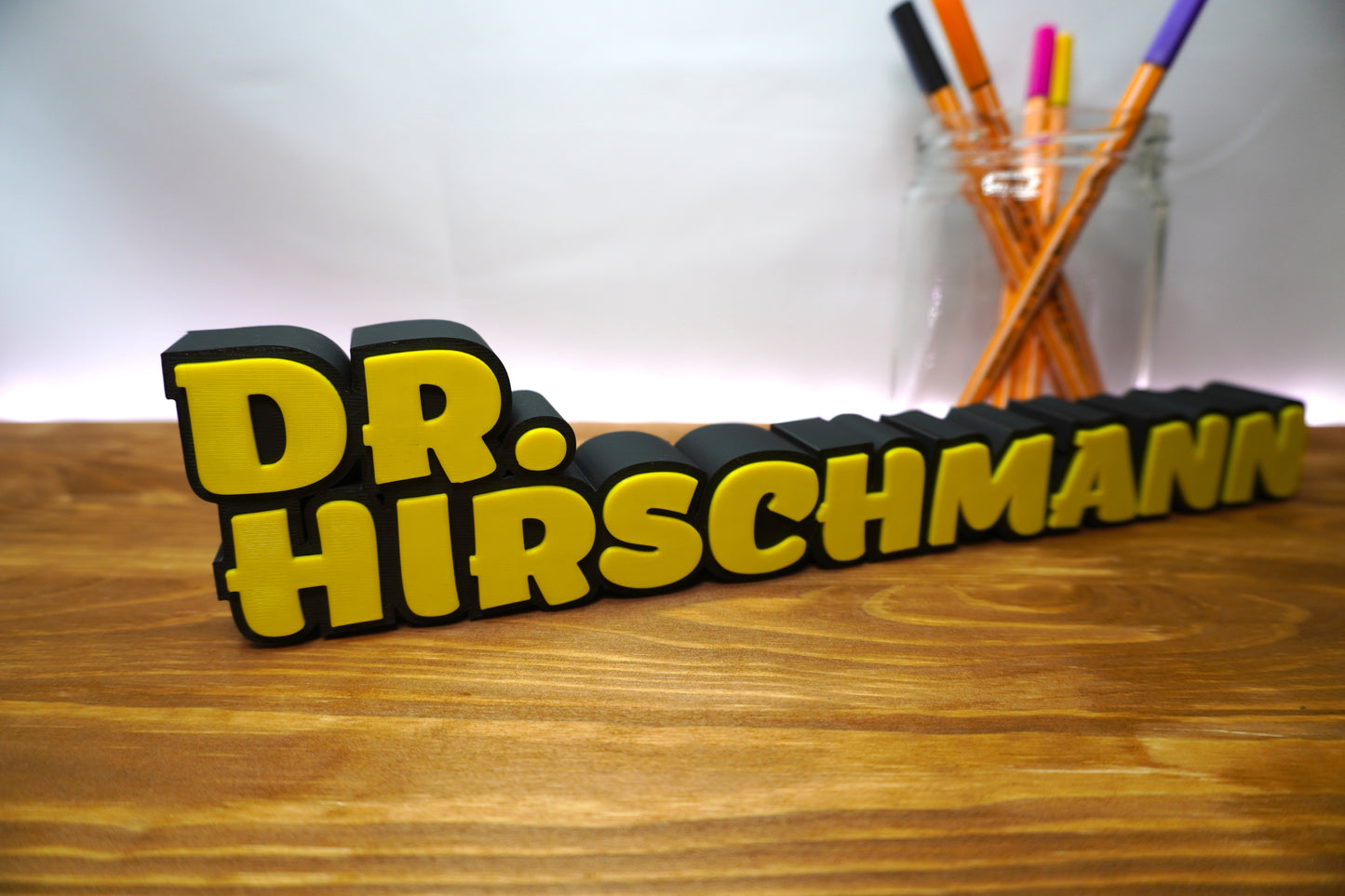 Namensschild mit Doktortitel, individuell gestaltbar, Farbe für Namen und Umrandung wählbar, ideal für Ärzte