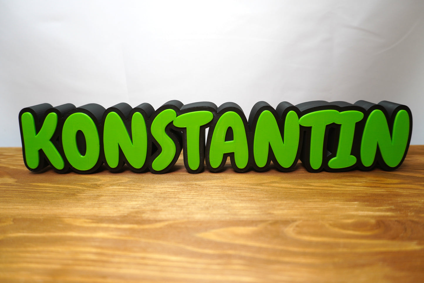 Personalisiertes Namensschild für den Schreibtisch, Name und Umrandung in verschiedenen Farben wählbar