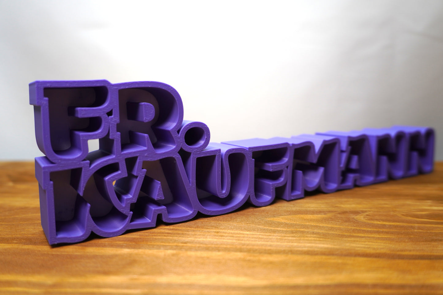 Personalisiertes Namensschild mit 3D-Effekt – Anrede und Farbe frei wählbar