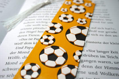 Lesezeichen mit Fußball-Muster – In verschiedenen Farben, wahlweise mit oder ohne Quaste