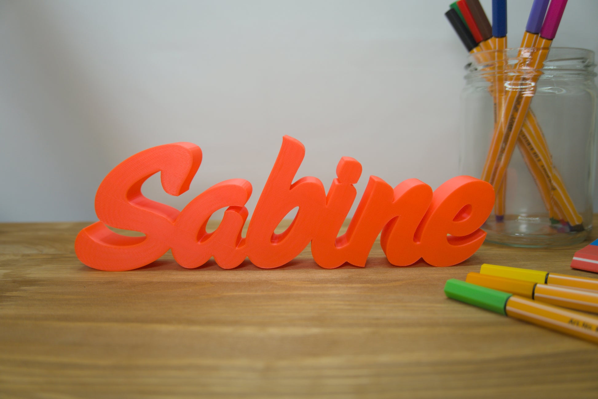 Namensschild für den Schreibtisch, personalisierbar mit wählbarem Namen und anpassbarer Schriftfarbe