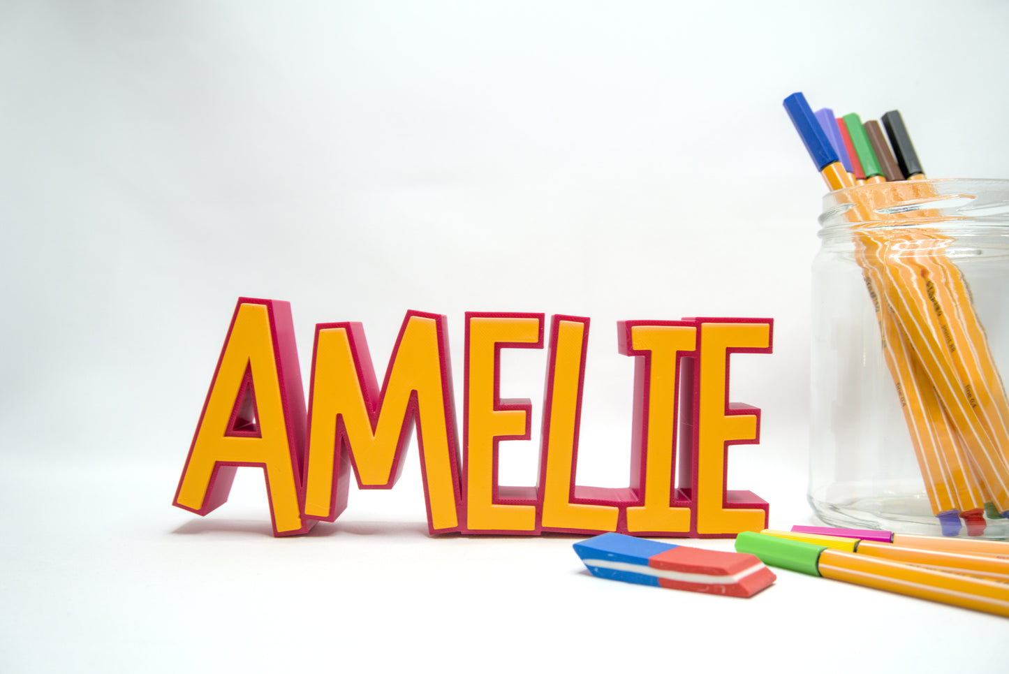 Namensschild für den Schreibtisch, personalisierbar mit deinem Namen und anpassbarer Farbe für Schriftzug und Umrandung