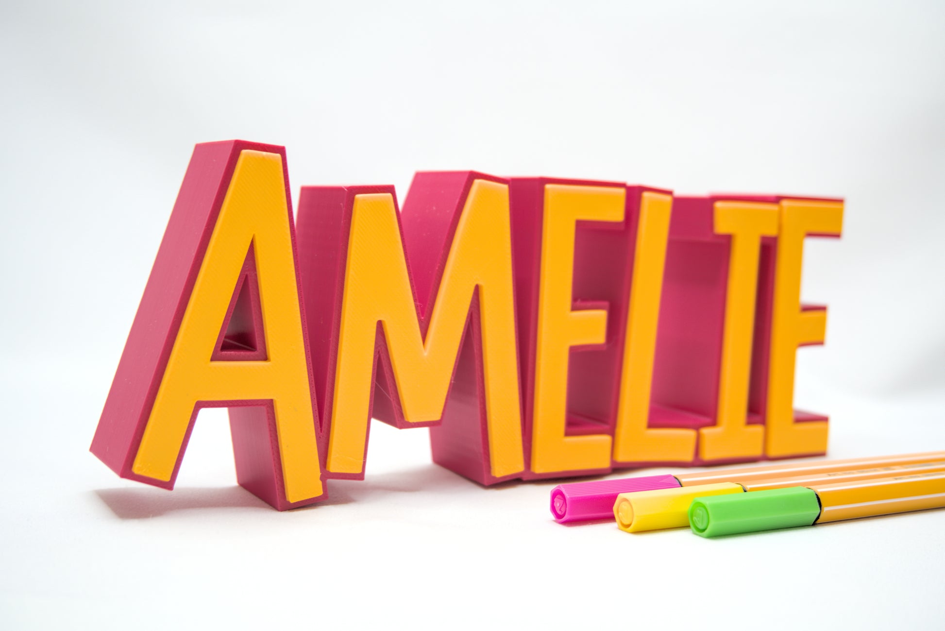 Personalisiertes Namensschild für den Schreibtisch, Name und Umrandung in verschiedenen Farben wählbar