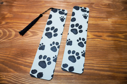 Lesezeichen mit Hundepfoten-Design – Wahlweise mit oder ohne Quaste