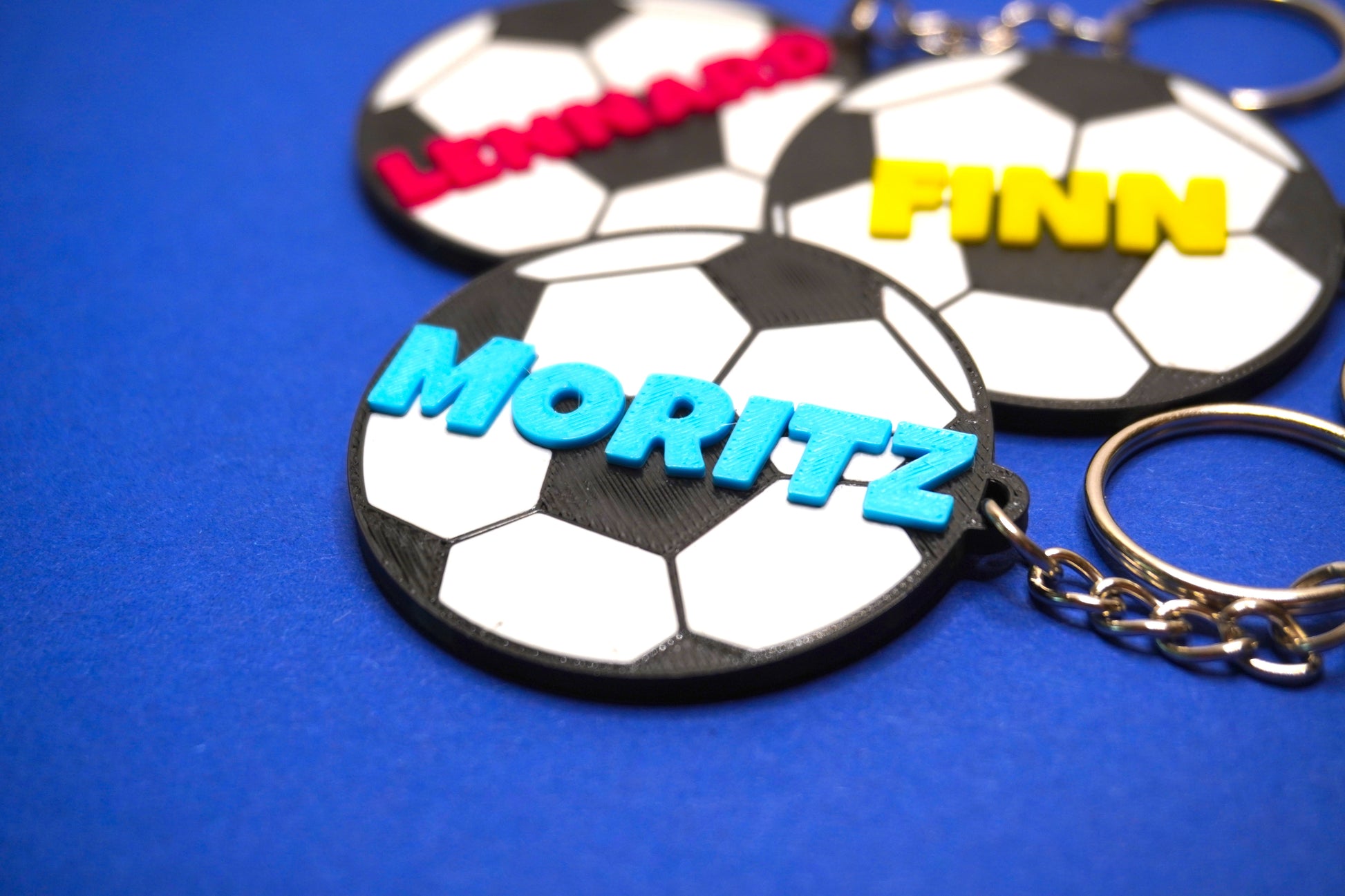 Personalisierter Fußball-Schlüsselanhänger mit individuellem Namen und Schlüsselring